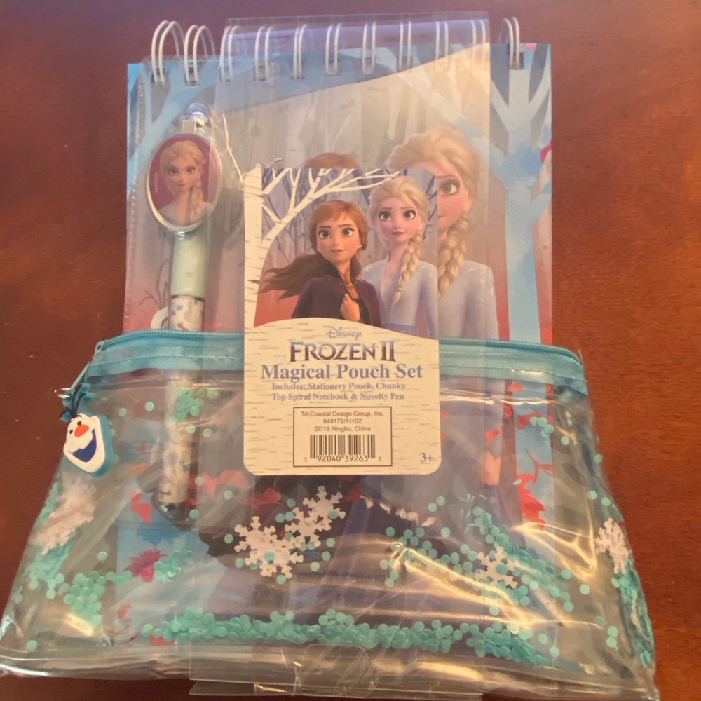 NWT. Frozen II Accessories Magical Pouch Stationery Set